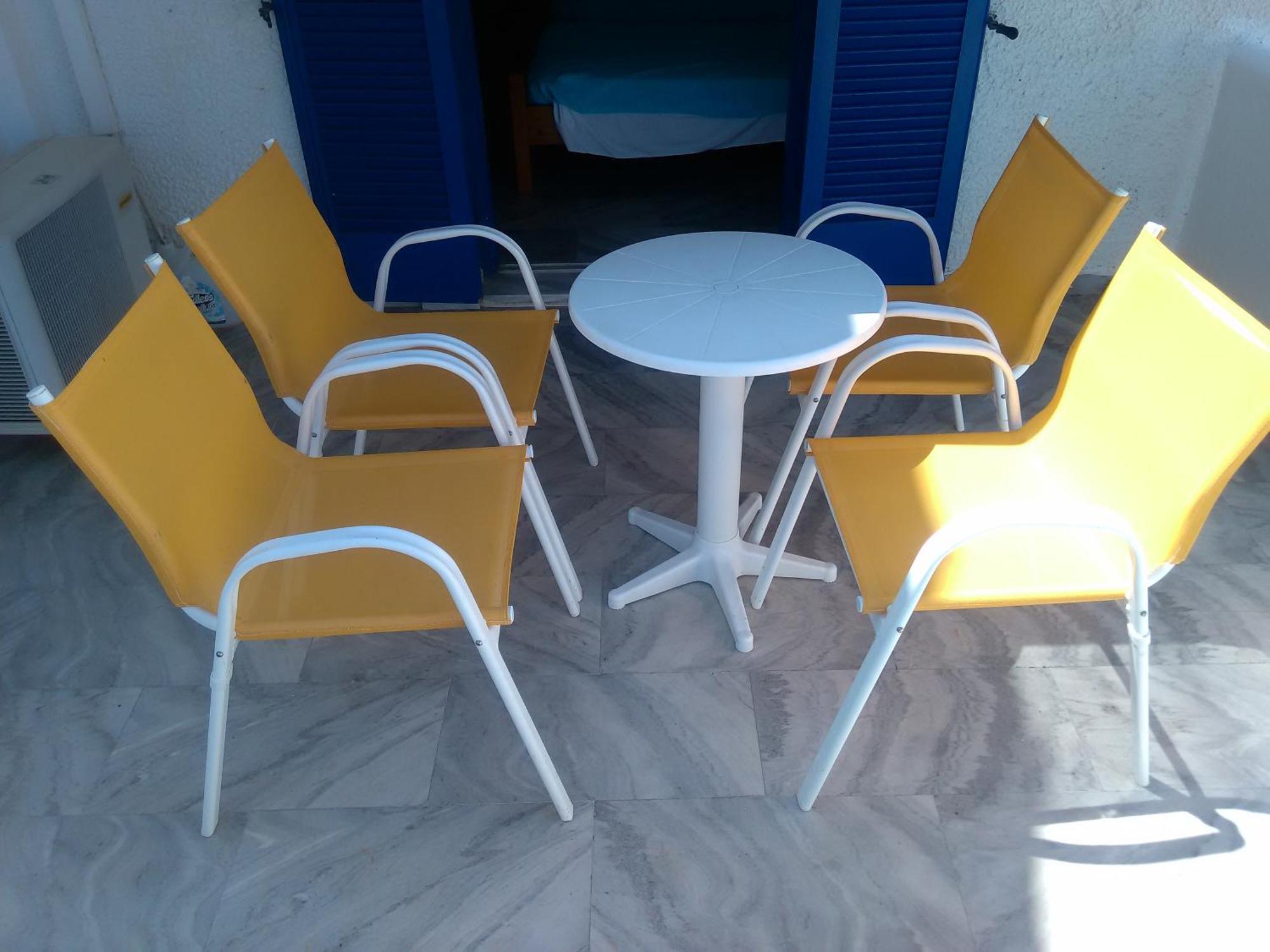 Damias Village Parikia  Bilik gambar