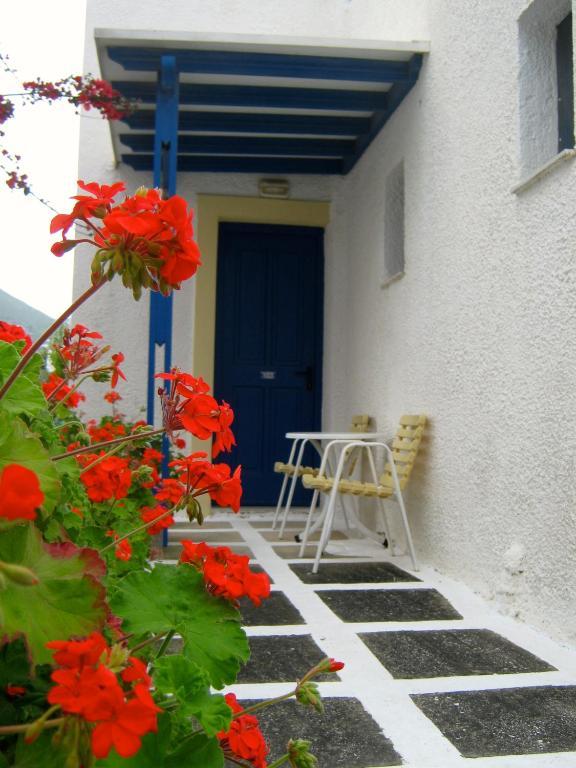 Damias Village Parikia  Luaran gambar